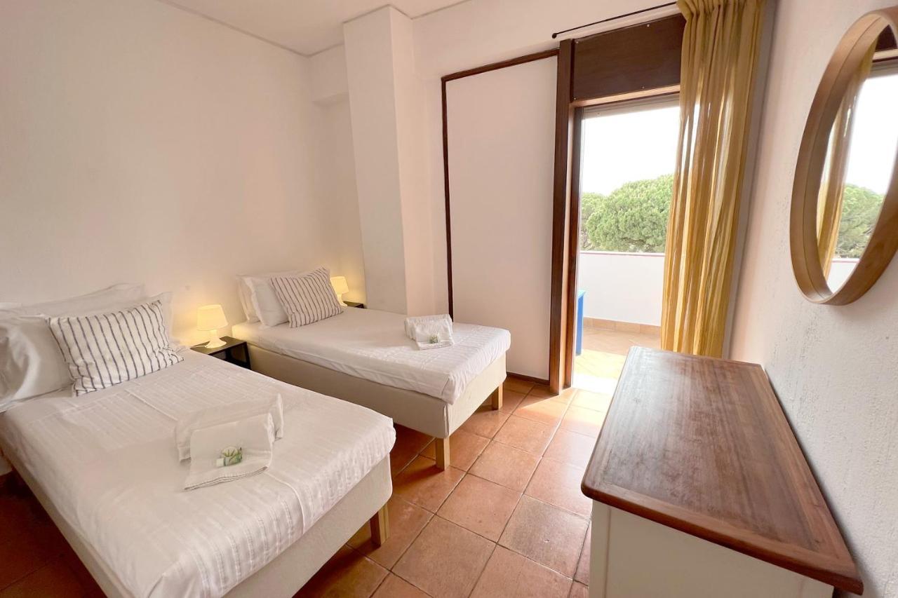 Apartment On The Beach By Amcf Alvor Exteriör bild